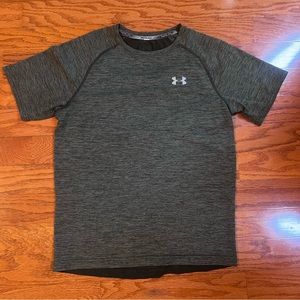 Men’s Under Armour size medium greenish gray and black tee shirt (w/o tag)